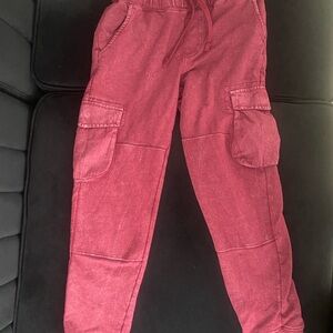 Kids Cargo Pants in maroon size 8